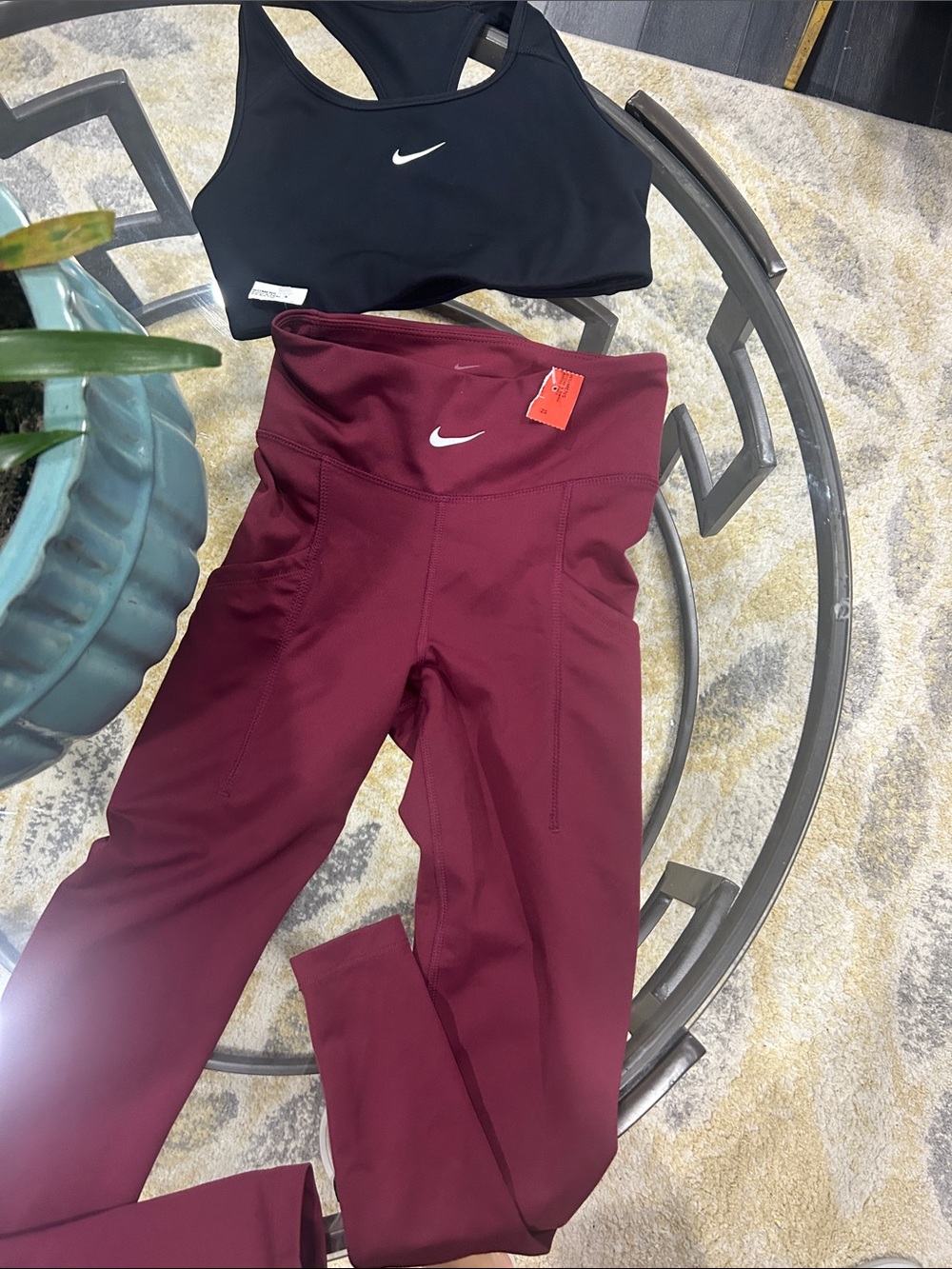 Nike Black Sports Bra with Burgundy High-Waist Leggings, small sports bra, xs le